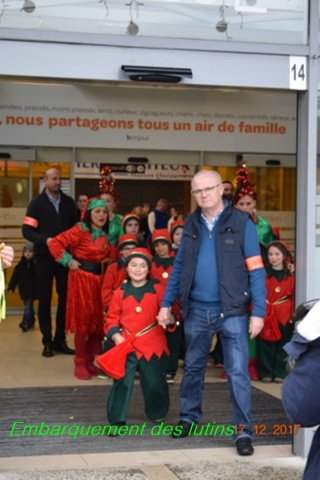 (082) Père Noël à Carrefour le 17 décembre 2017