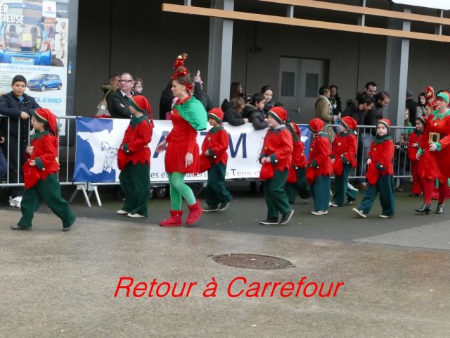 (082) Père Noël à Carrefour le 17 décembre 2017